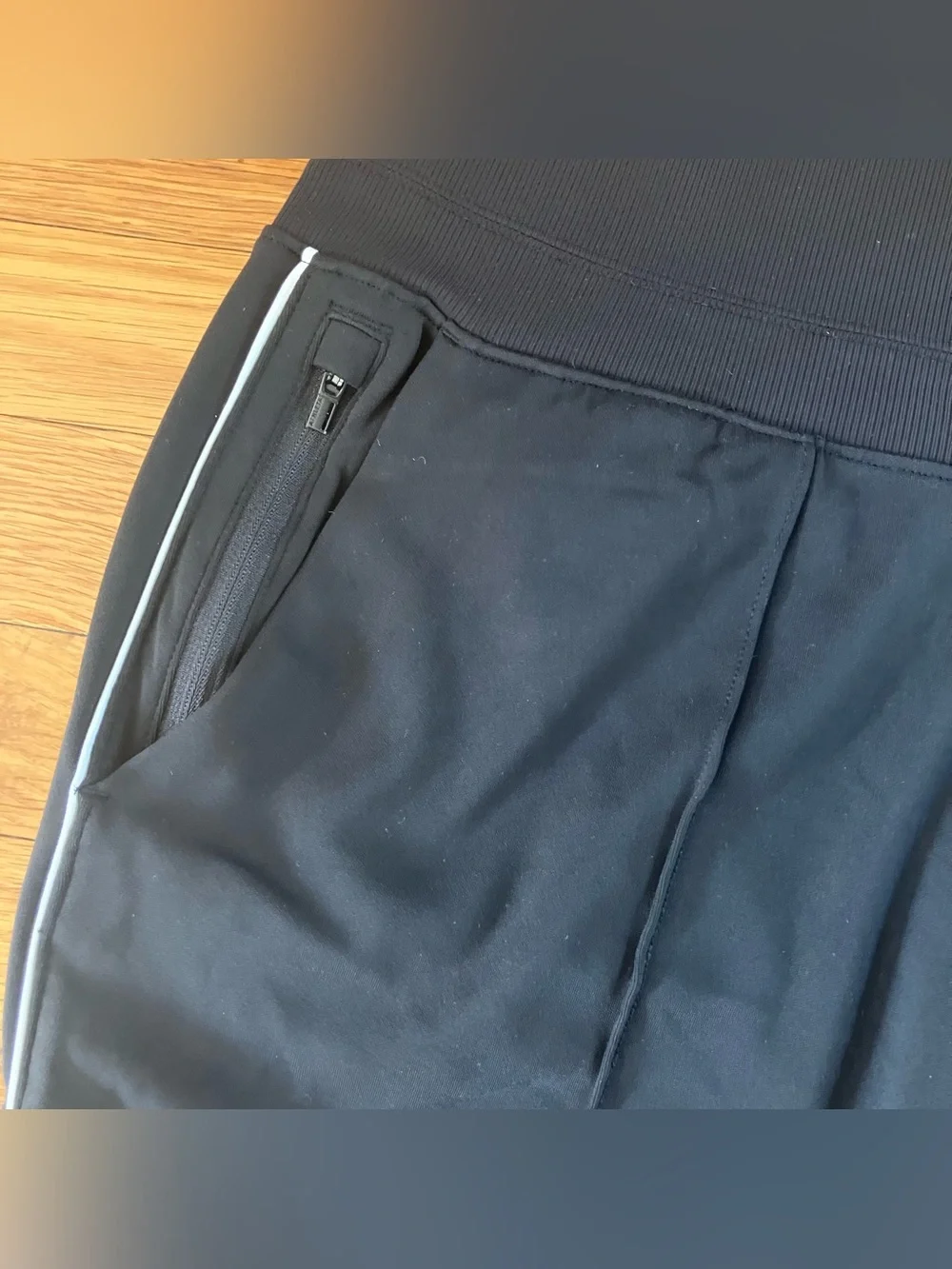 Athleta black white